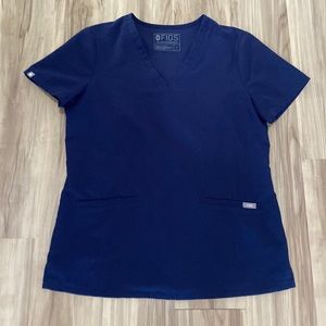 Figs Navy Small Casma Three Pocket Top